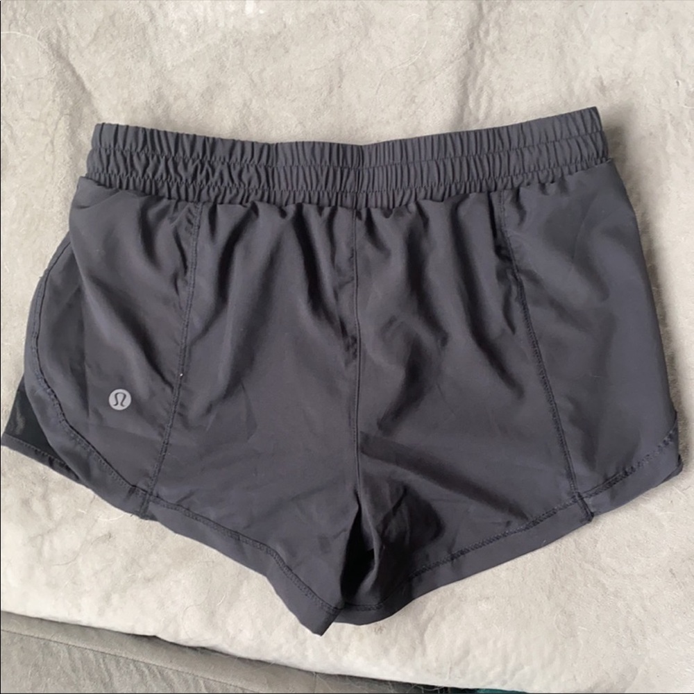 SHORTS Holding for hahsdgjour